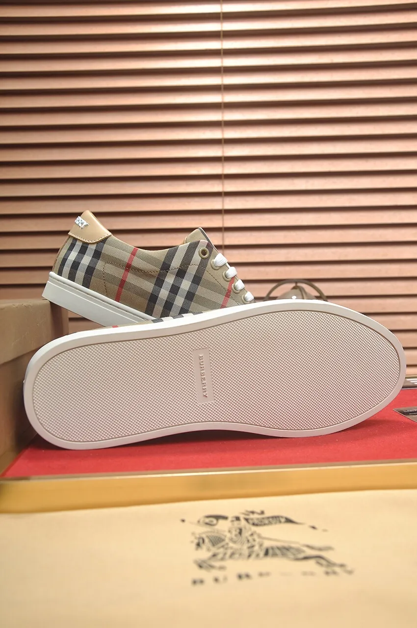 Men's shoes💰480💶[Burberry] (cowhide lining) classic low-top sneakers｜Imported cowhide with classic plaid fabric｜Cow leather lining｜Original outsole｜Fine workmanship and comfortable to wear Size: 38-44 (customized at 45)